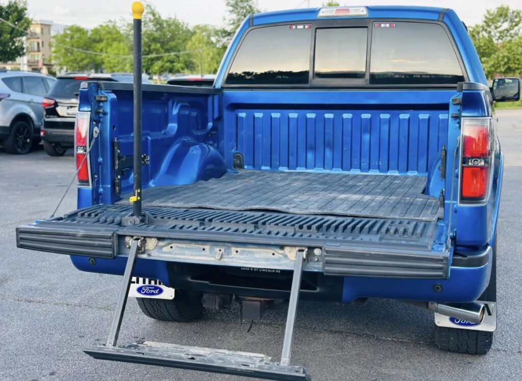 Coupe Used F-150 $3,900 AWD/4WD Petrol 150,000 miles Blue 2014 Automatic 4-door